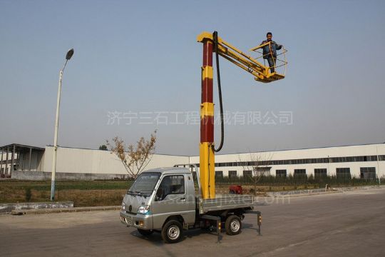 點(diǎn)擊查看詳細(xì)信息<br>標(biāo)題：小型高空作業(yè)車 閱讀次數(shù)：2854