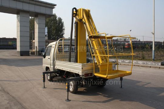 點(diǎn)擊查看詳細(xì)信息<br>標(biāo)題：小型電動高空作業(yè)車 閱讀次數(shù)：3049