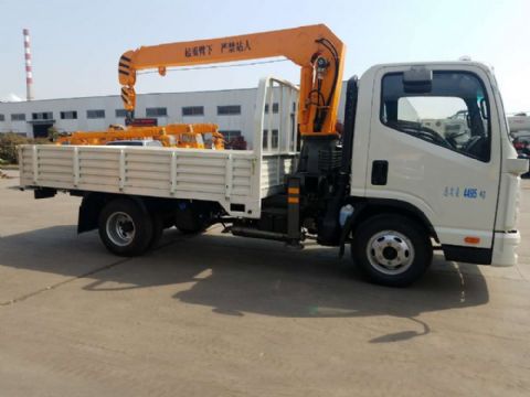 點擊查看詳細(xì)信息<br>標(biāo)題：3.2噸凱馬國五隨車吊 閱讀次數(shù)：2110