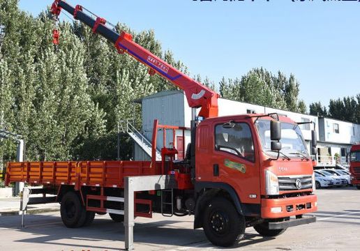 點擊查看詳細(xì)信息<br>標(biāo)題：6.3噸東風(fēng)隨車吊 閱讀次數(shù)：1688