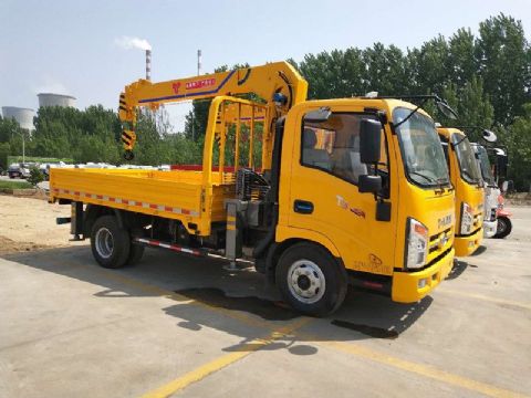 點擊查看詳細(xì)信息<br>標(biāo)題：4噸唐駿隨車吊 閱讀次數(shù)：1872