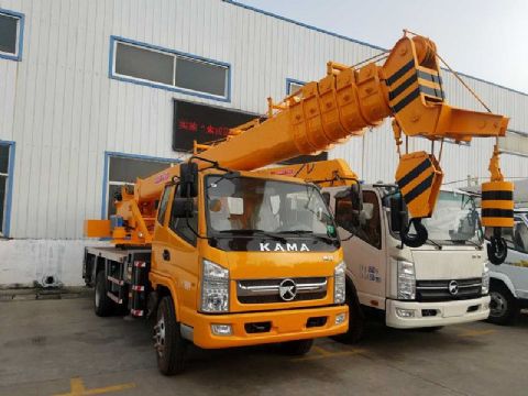 點擊查看詳細(xì)信息<br>標(biāo)題：10噸凱馬汽車吊 閱讀次數(shù)：2024